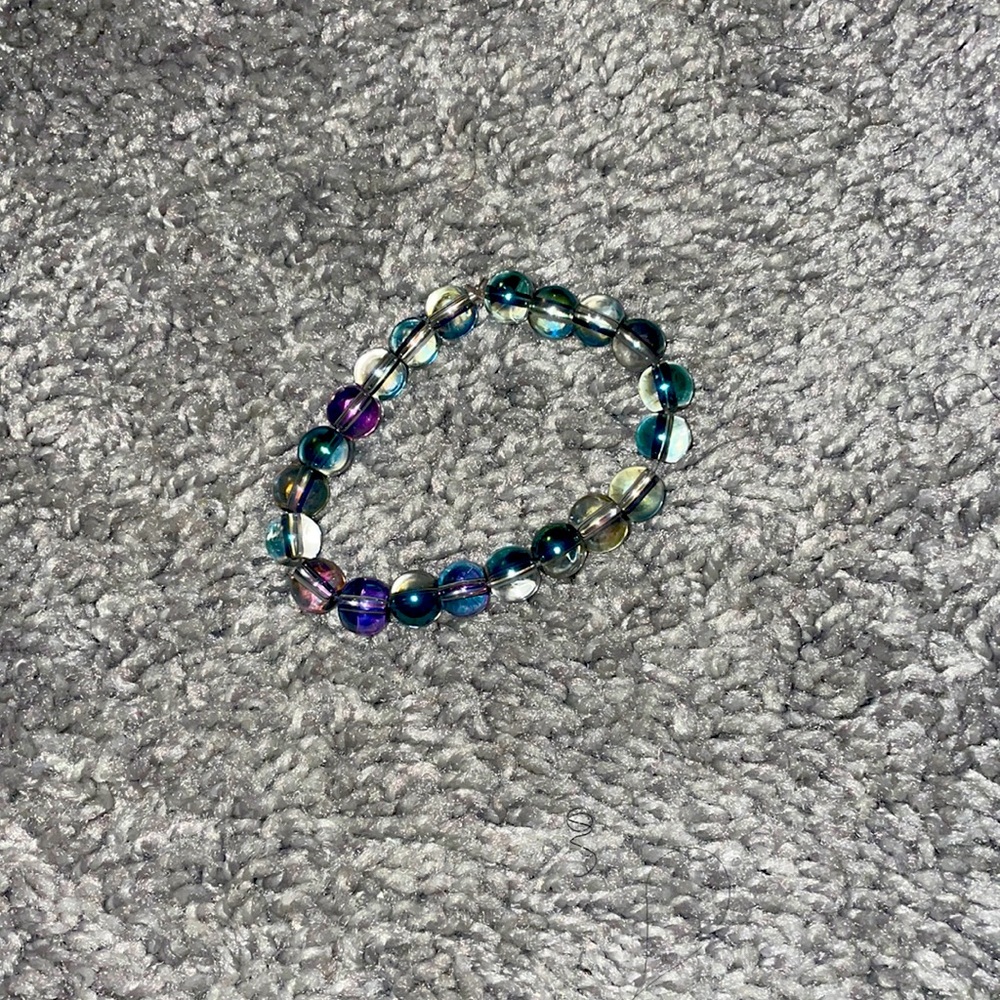 Glass bead bracelet